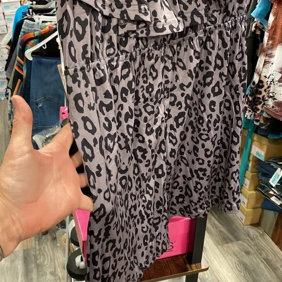 Gray, leopard print romper - Picture 3 of 4